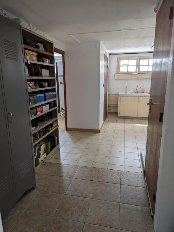 Maison - 1 671 m² - 5 pièces