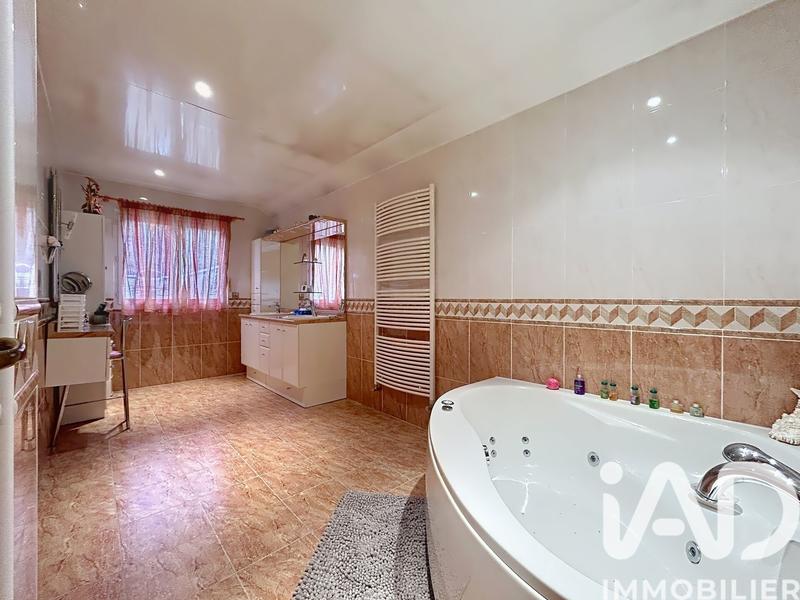 Maison - 142 m² - 6 pièces