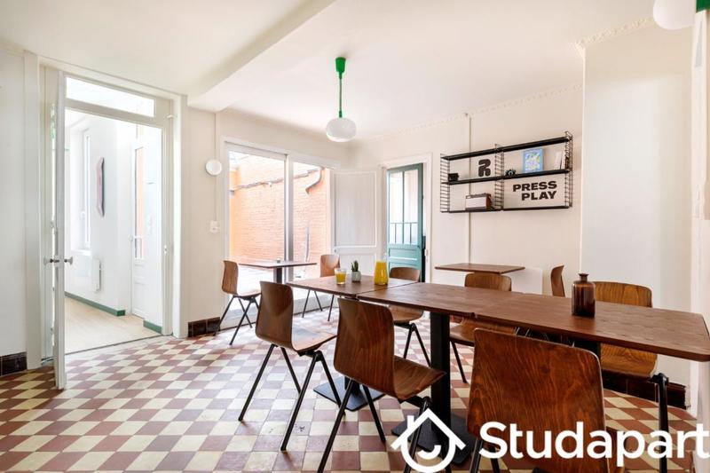 Chambre - 12 m² - 1 pièce