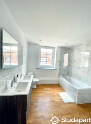 Chambre - 13 m² - 1 pièce