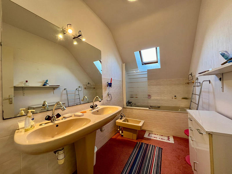 Maison - 104 m² - 4 pièces