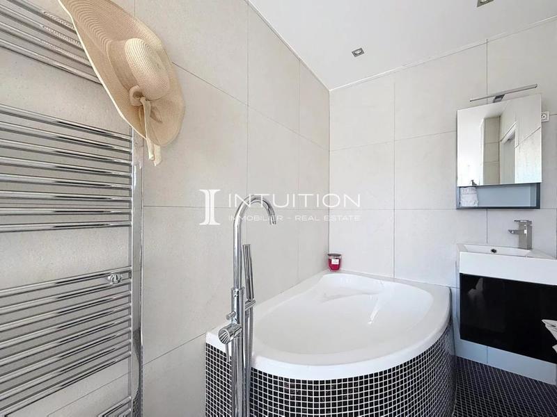 Appartement - 85 m² - 3 pièces