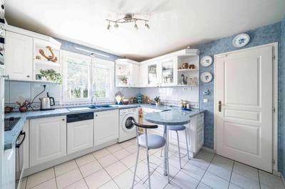 Maison - 230 m² - 5 pièces