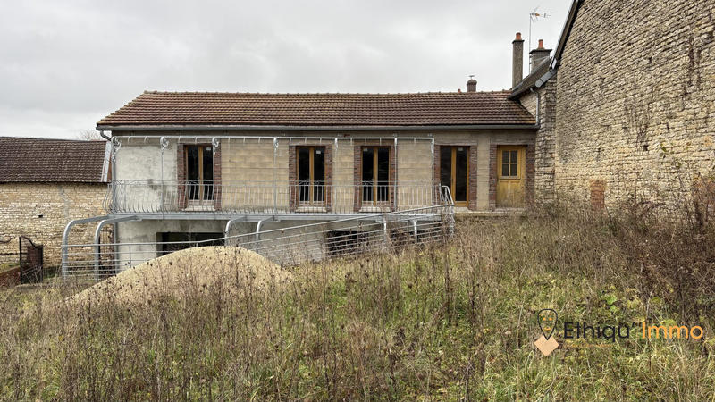 Maison ancienne - 558 m² - 12 pièces