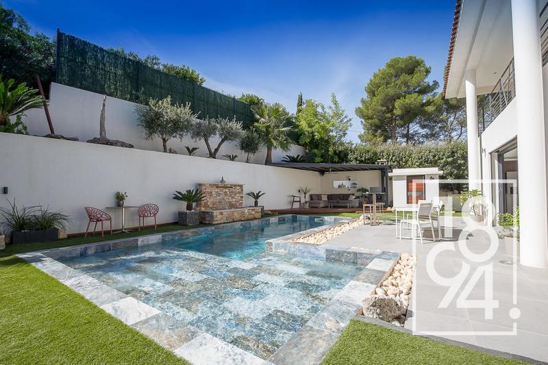 Maison - 140 m² - 6 pièces