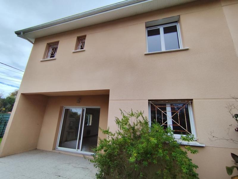 Maison - 200 m² - 12 pièces