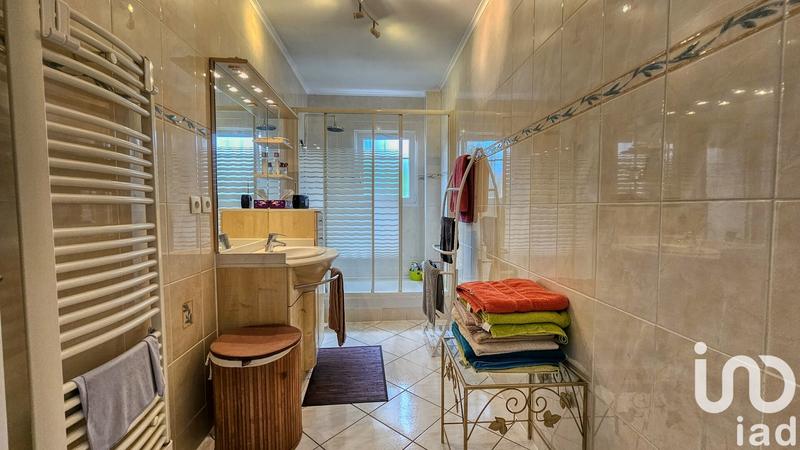 Maison - 205 m² - 8 pièces