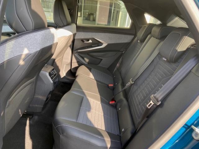 Peugeot 3008 Hybrid 136 e-Dcs6 Allure