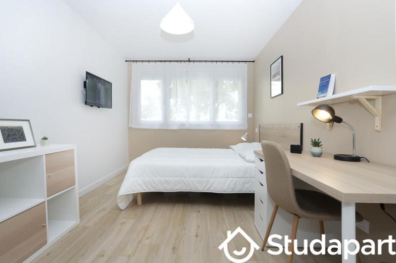 Chambre - 12 m² - 1 pièce