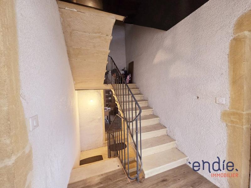 Maison - 210 m² - 7 pièces