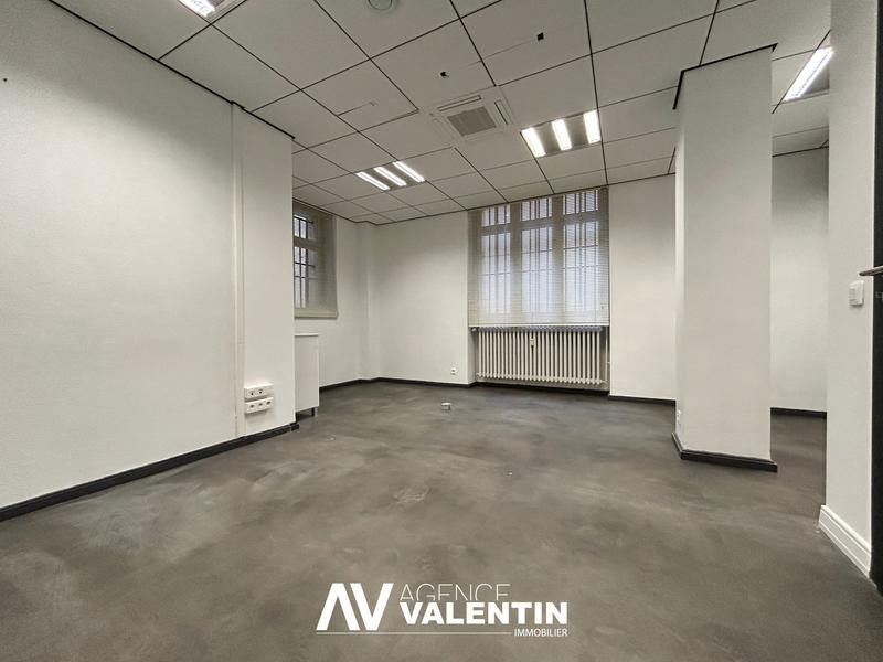 Local d'activités - 104 m²