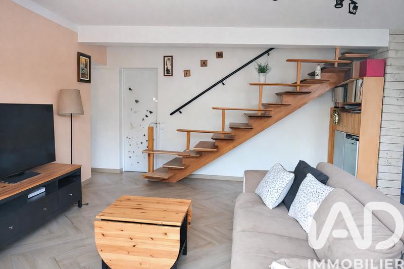 Maison - 121 m² - 6 pièces