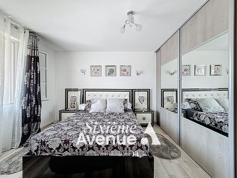 Maison - 186 m² - 8 pièces