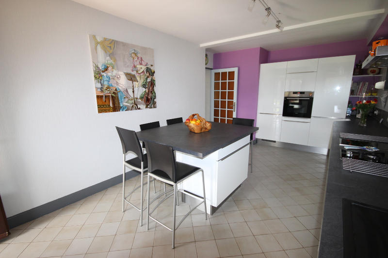 Maison - 234 m² - 7 pièces