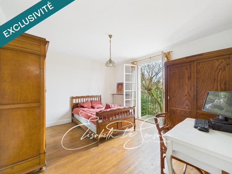 Maison - 233 m² - 6 pièces