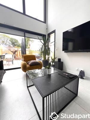 Chambre - 13 m² - 1 pièce