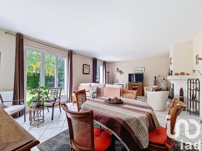 Maison - 235 m² - 8 pièces