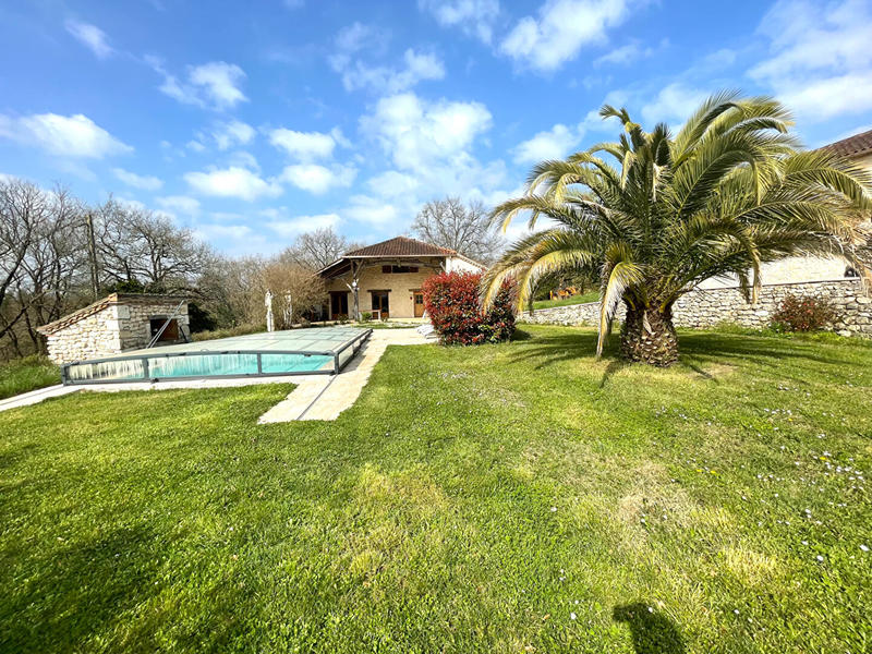 Maison - 321 m² - 9 pièces