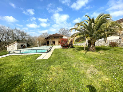 Maison - 321 m² - 9 pièces