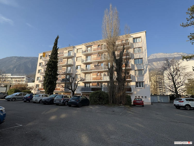 Appartement - 70 m² - 4 pièces