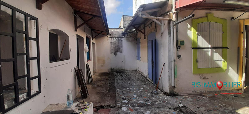 Local commercial - 115 m² - 4 pièces