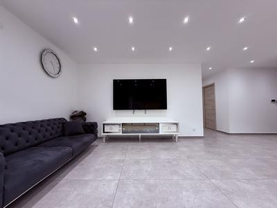 Maison - 103 m² - 4 pièces