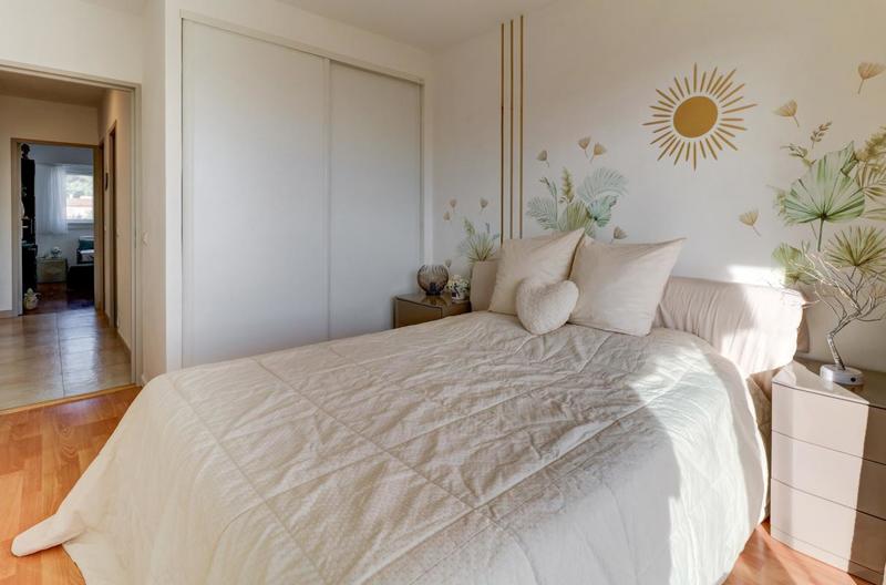 Appartement - 80 m² - 4 pièces