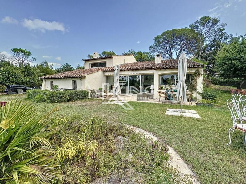 Villa - 205 m² - 6 pièces