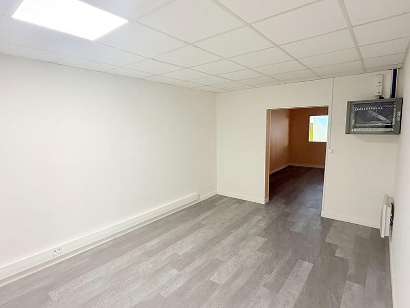 Bureau - 220 m² - 8 pièces