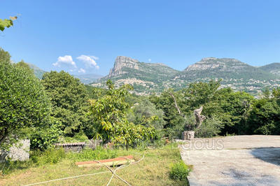 Propriété - 190 m² - 6 pièces