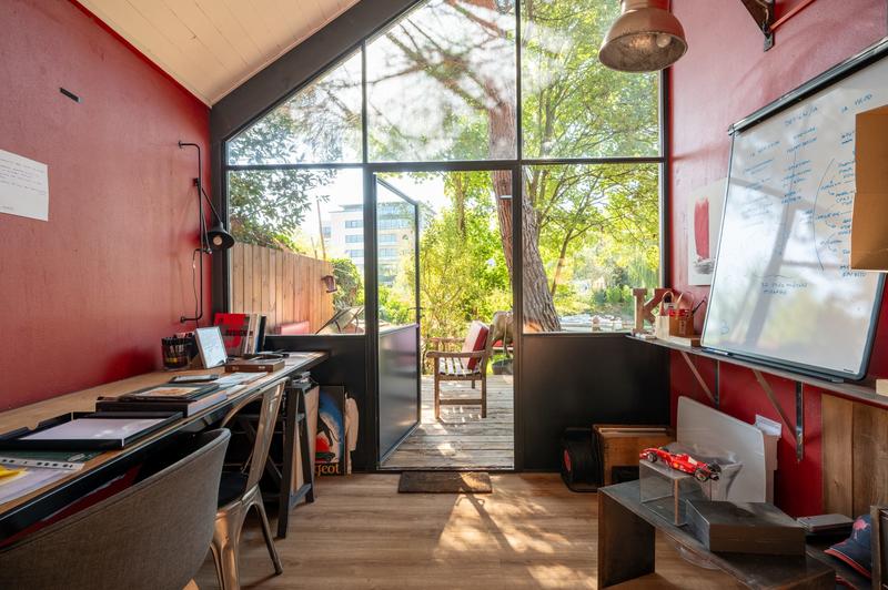 Maison - 300 m² - 9 pièces