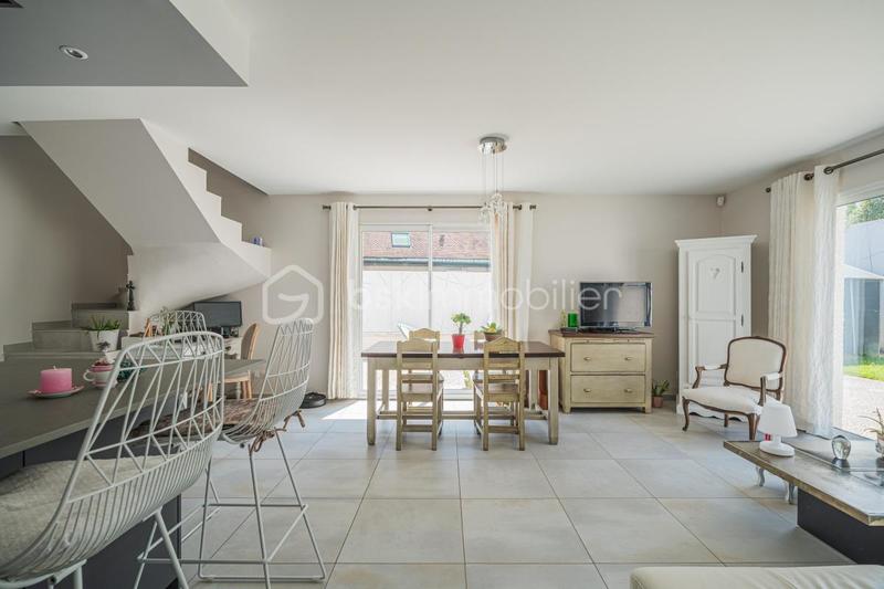 Maison - 102 m² - 4 pièces