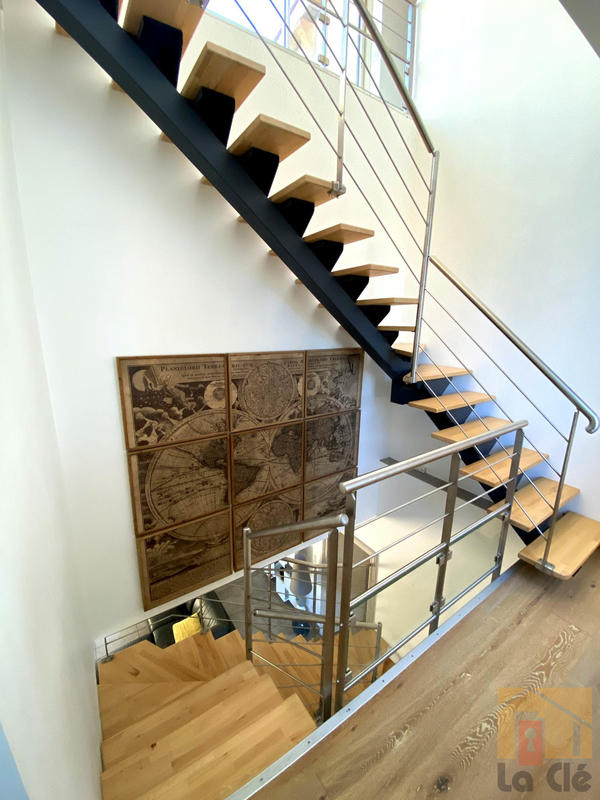 Maison - 450 m² - 11 pièces