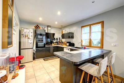 Maison traditionnelle - 115 m² - 6 pièces