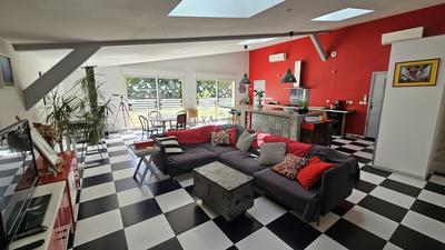 Maison - 213 m² - 6 pièces