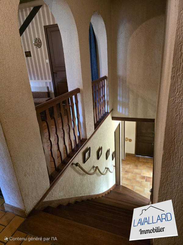 Maison - 272 m² - 7 pièces