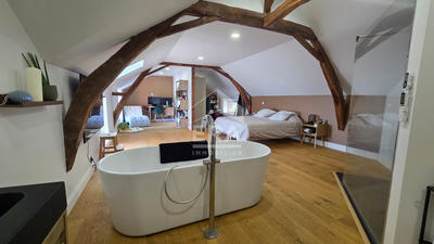 Maison - 215 m² - 9 pièces