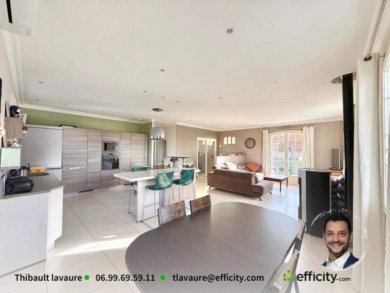 Maison - 177 m² - 8 pièces