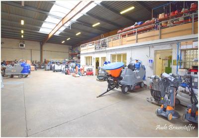 Bureau - 647 m² - 2 pièces