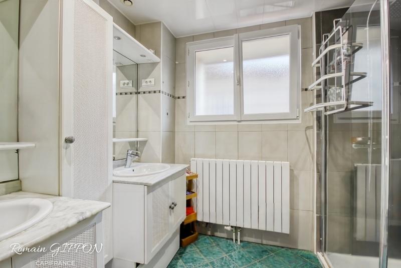 Maison - 212 m² - 9 pièces