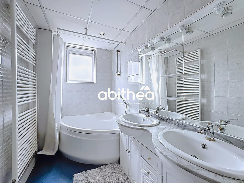 Maison - 186 m² - 6 pièces