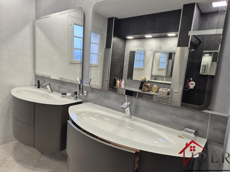 Maison - 142 m² - 7 pièces