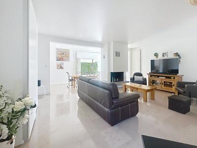 Maison - 271 m² - 9 pièces