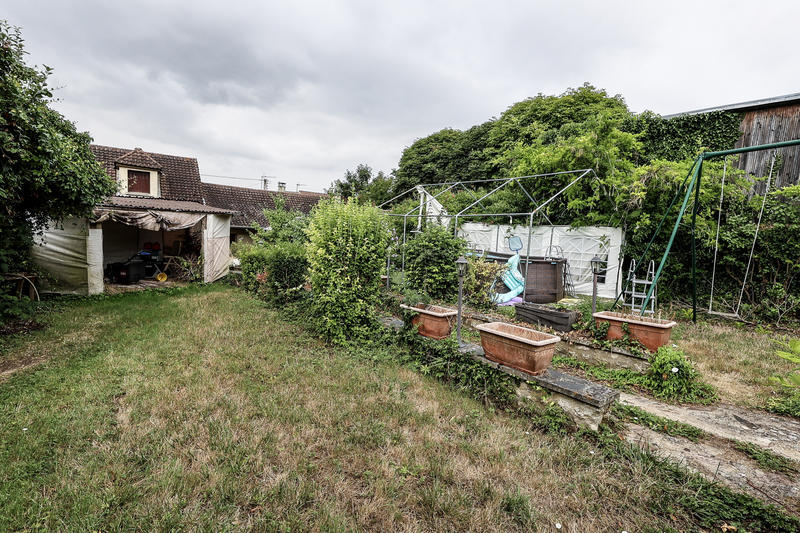 Maison - 230 m² - 7 pièces