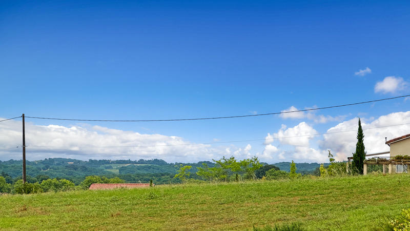 Terrain constructible - 3 000 m²