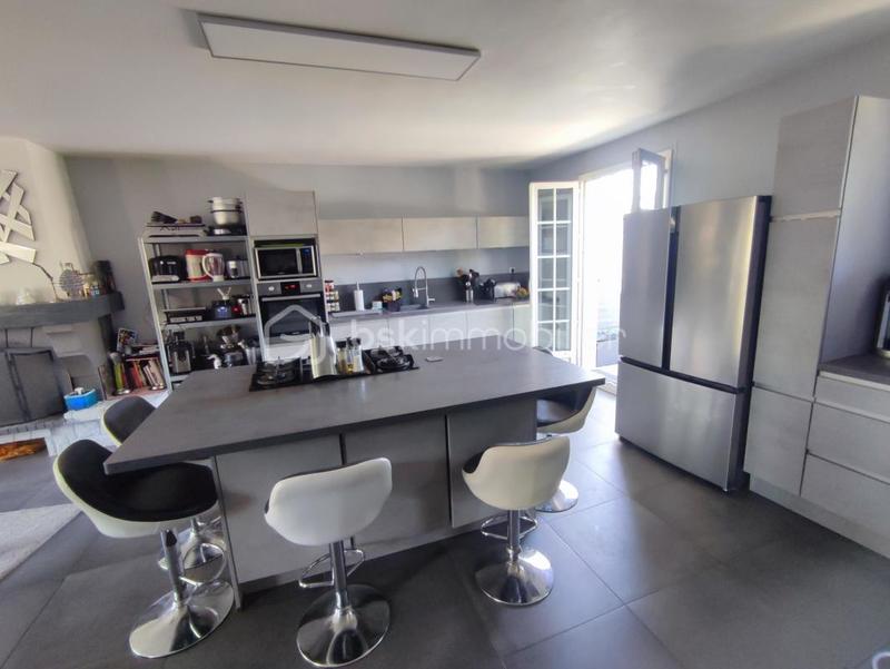 Maison traditionnelle - 135 m² - 8 pièces