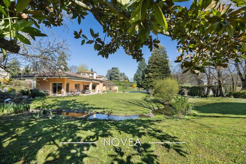 Maison ancienne - 330 m² - 8 pièces