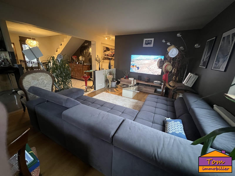 Maison traditionnelle - 260 m² - 7 pièces