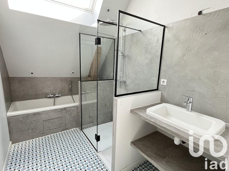 Maison - 220 m² - 7 pièces