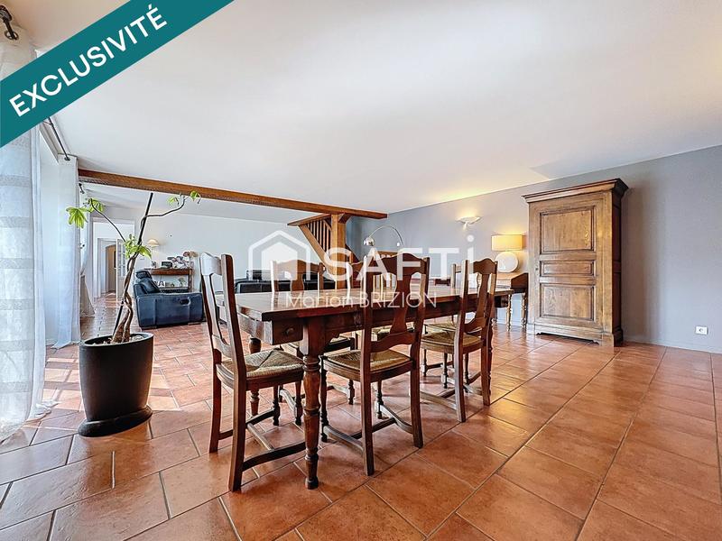 Maison - 226 m² - 8 pièces
